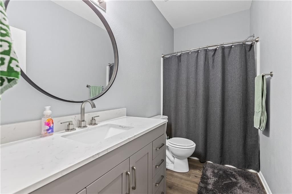 Photo 11 of 31 - 3514 NW 95th Street, Kansas City, MO 64154