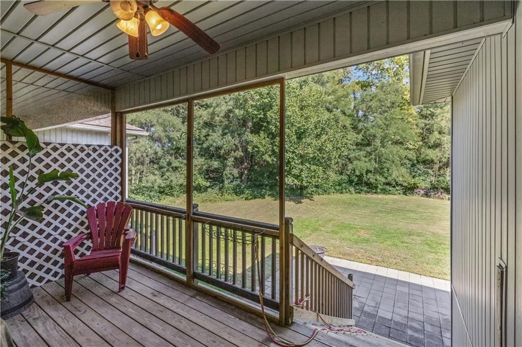 Screened porch and covered patio at 3514 NW 95th Street, Kansas City, MO 64154