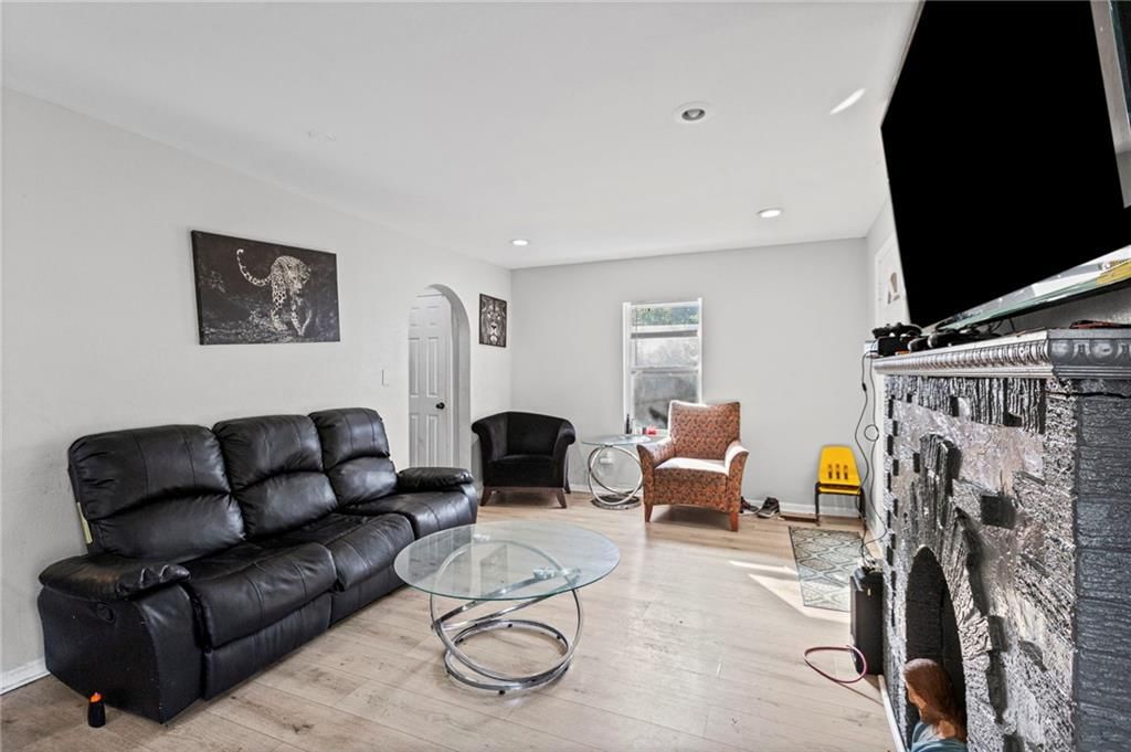 3713 Wood Avenue — photo 4