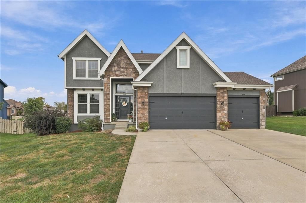 114 S Eastglen Drive, Raymore, MO
