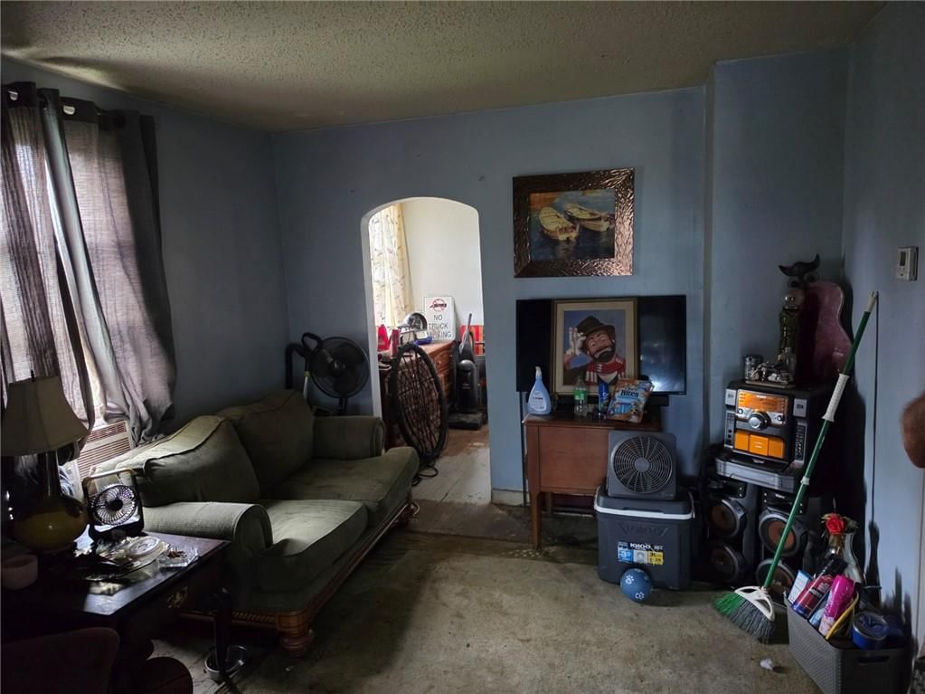 515 Donnelly Avenue — photo 2
