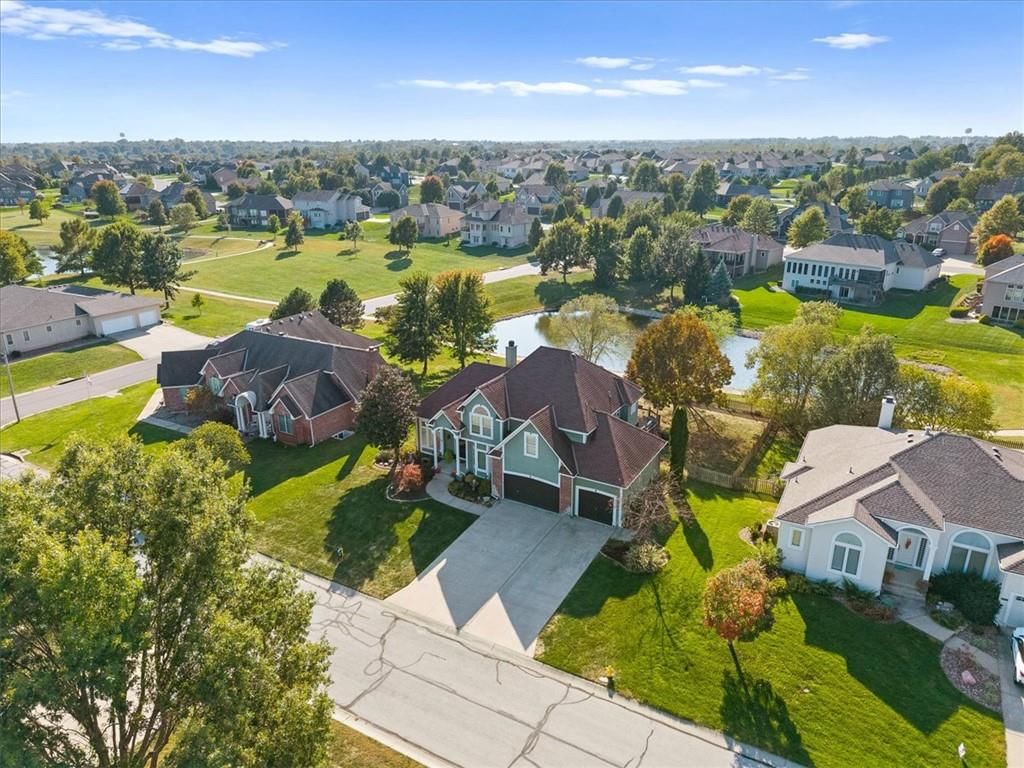 4424 SW Gull Point Drive, Lee's Summit, MO: listing photo 3