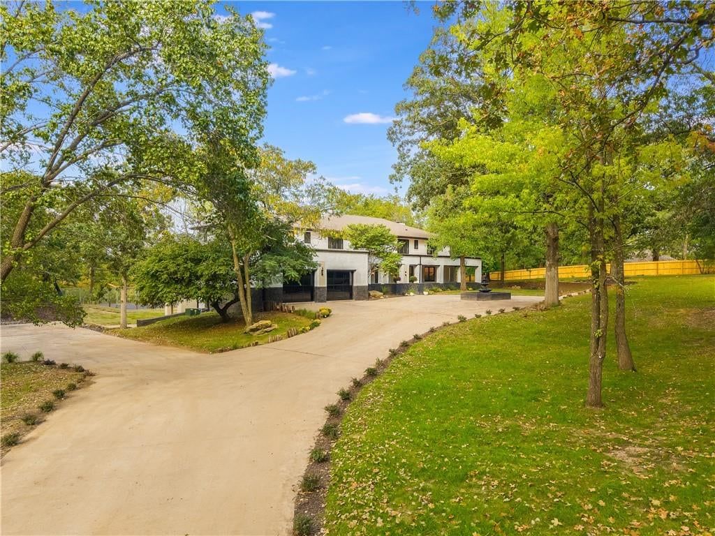 Photo 3 of 65 - 1701 NW Duncan Road, Blue Springs, MO 64015