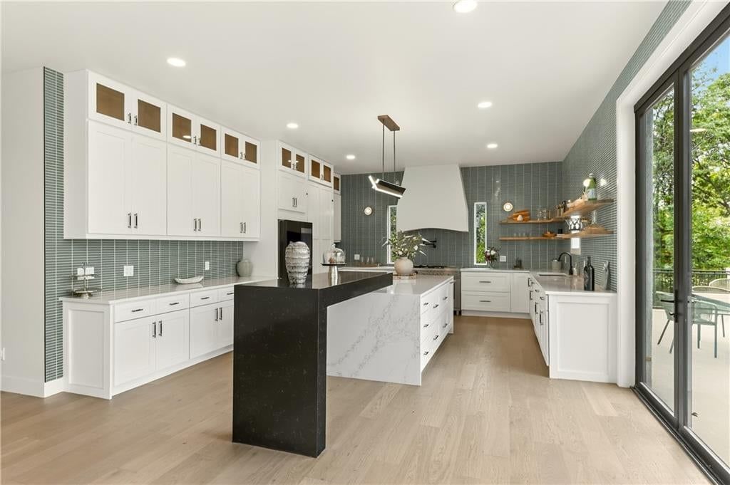 Photo 16 of 65 - 1701 NW Duncan Road, Blue Springs, MO 64015