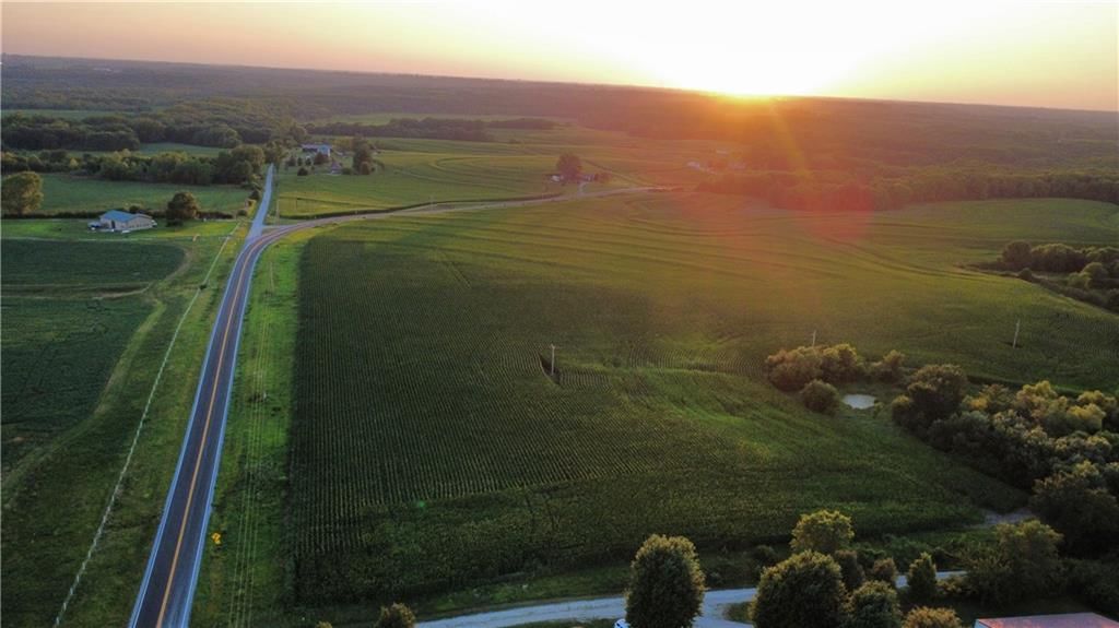 Z Highway, Edgerton, MO: listing photo 2
