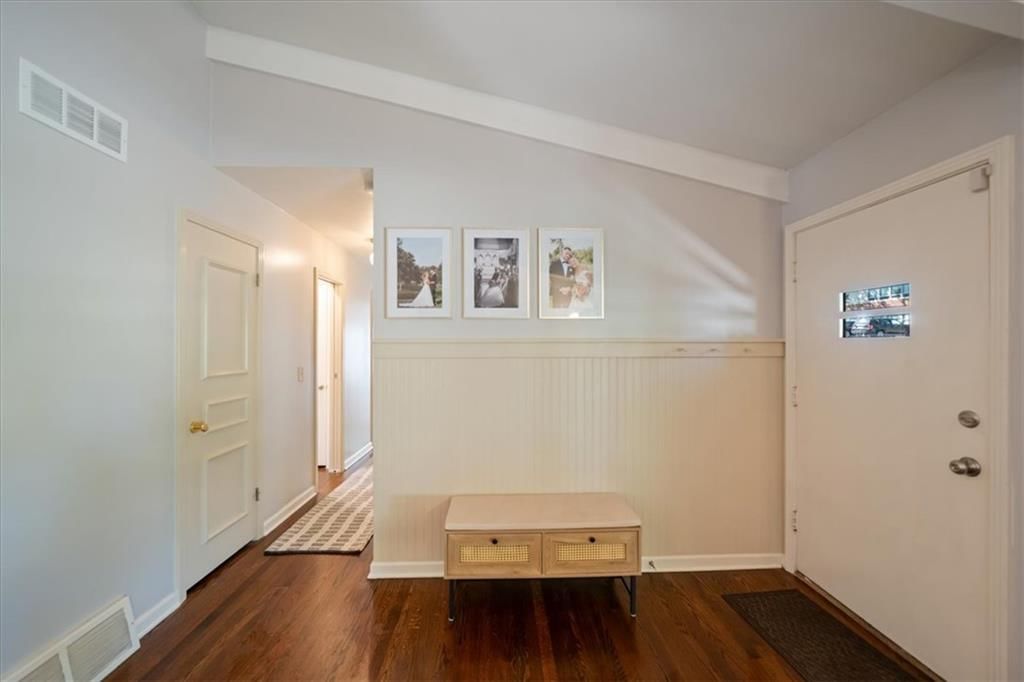 7141 Belinder Avenue, Prairie Village, KS: listing photo 3