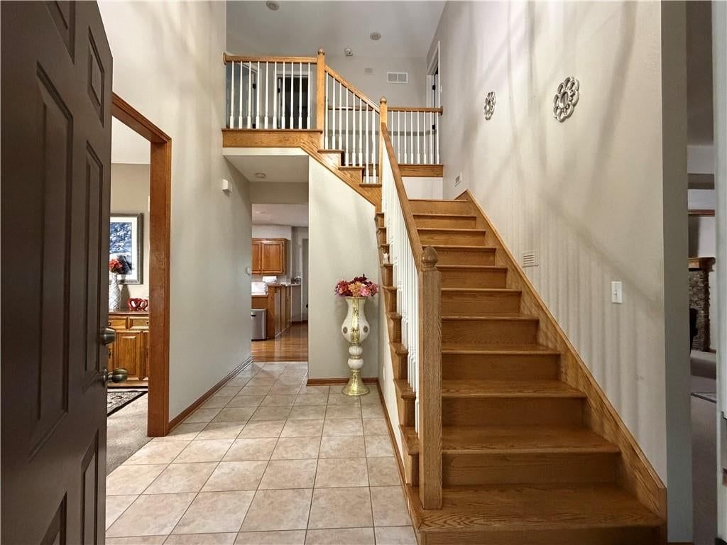 Photo 6 of 28 - 5904 Albervan Street, Shawnee, KS 66216