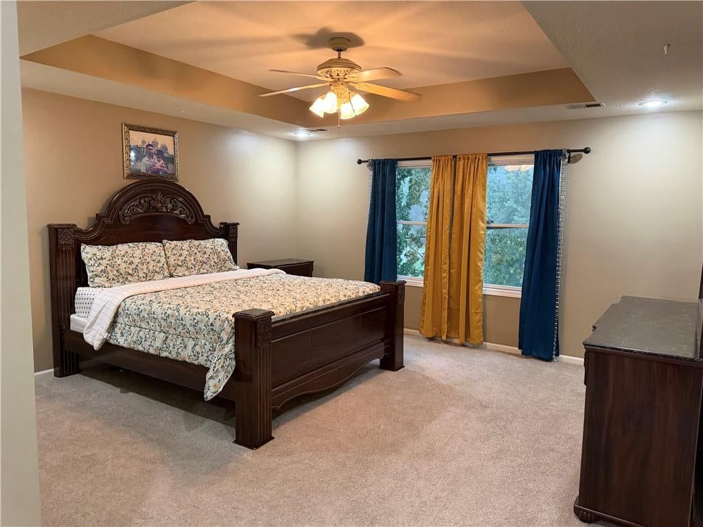 Tray ceiling at 5904 Albervan Street, Shawnee, KS 66216