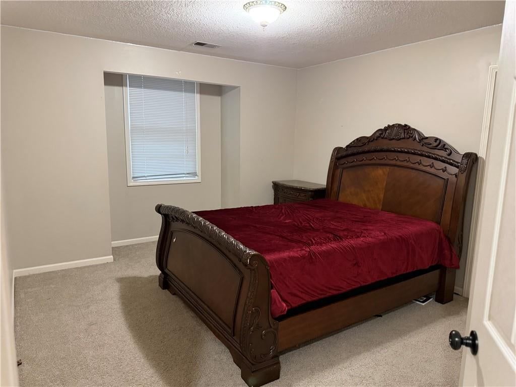 Photo 14 of 28 - 5904 Albervan Street, Shawnee, KS 66216