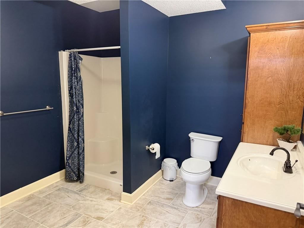 Photo 22 of 28 - 5904 Albervan Street, Shawnee, KS 66216