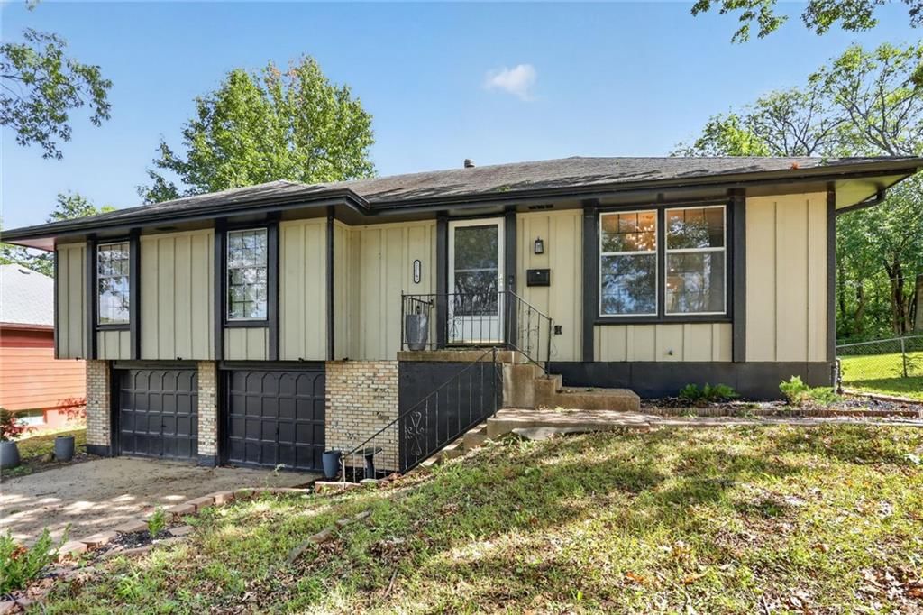 11149 Spring Valley Road, Kansas City, MO: listing photo 2