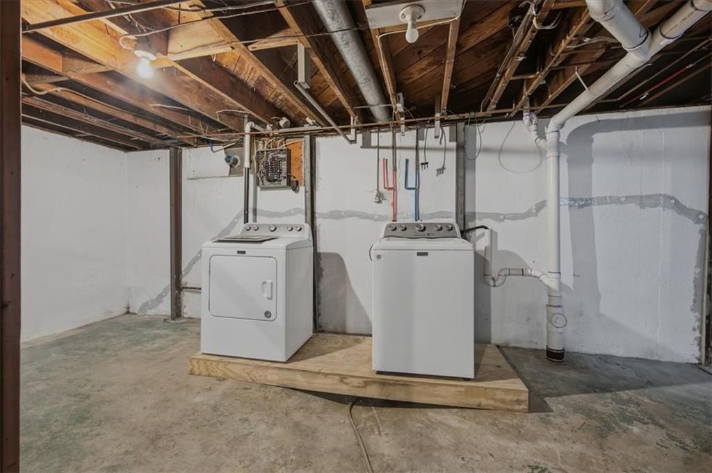 Photo 18 of 24 - 909 E 100th Terrace, Kansas City, MO 64131