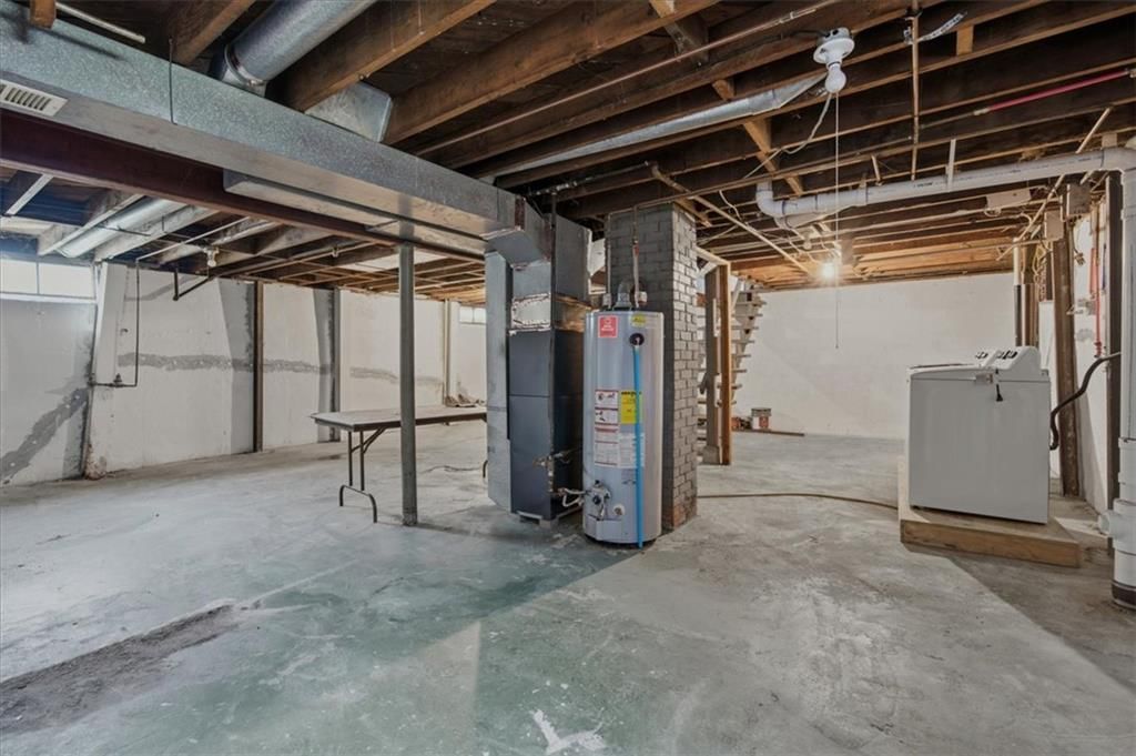 Photo 21 of 24 - 909 E 100th Terrace, Kansas City, MO 64131