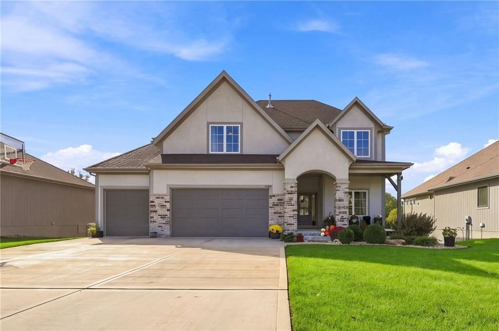 17105 W 170th Street, Olathe, KS: listing photo 3