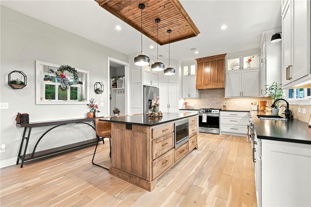 Photo 17: white kitchen cabinets, 17105 W 170th Street, Olathe, KS 66062