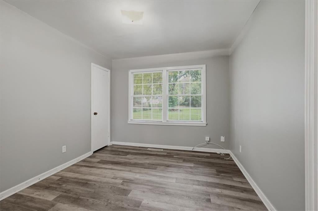 Photo 15 of 22 - 10002 Belmont Avenue, Kansas City, MO 64134