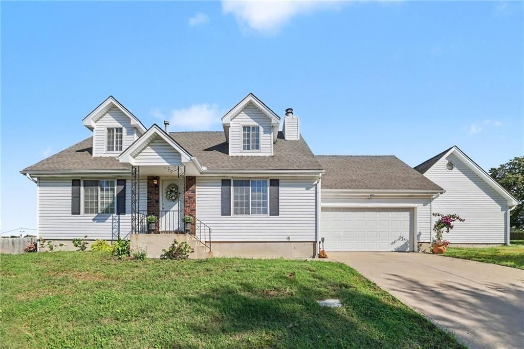 501 NW Hunter Drive, Blue Springs, MO