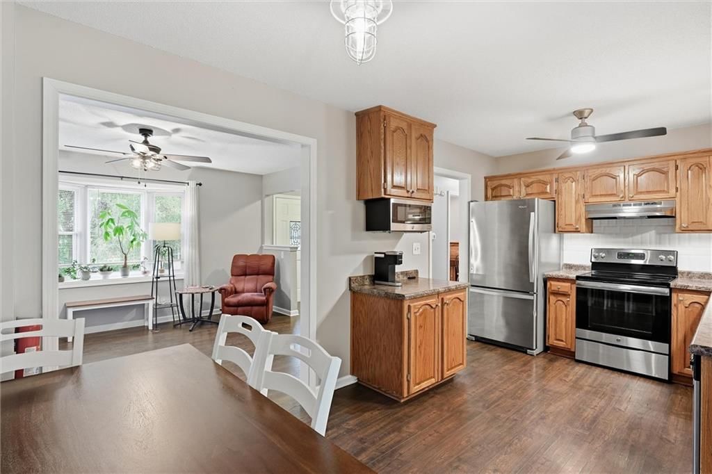 Photo 12 of 28 - 16317 E 34th Street S, Independence, MO 64055