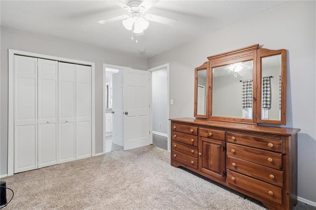 Photo 15 of 28 - 16317 E 34th Street S, Independence, MO 64055