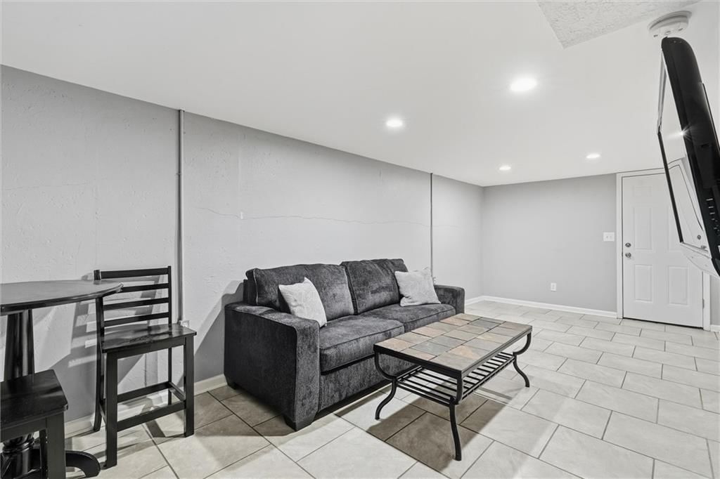 Photo 19 of 28 - 16317 E 34th Street S, Independence, MO 64055