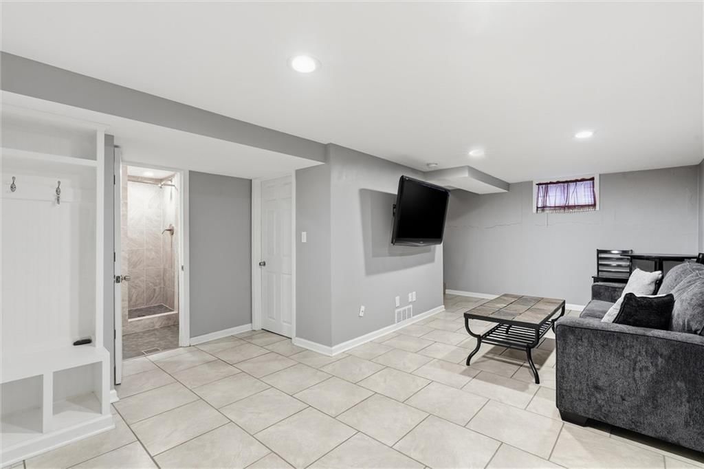 Photo 21 of 28 - 16317 E 34th Street S, Independence, MO 64055