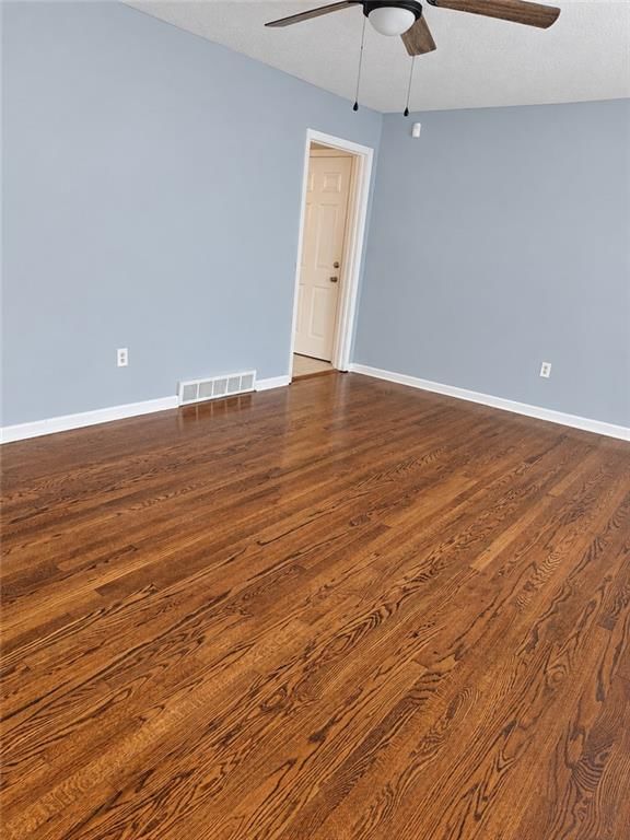 5520 Hardy Avenue, Raytown, MO: listing photo 3