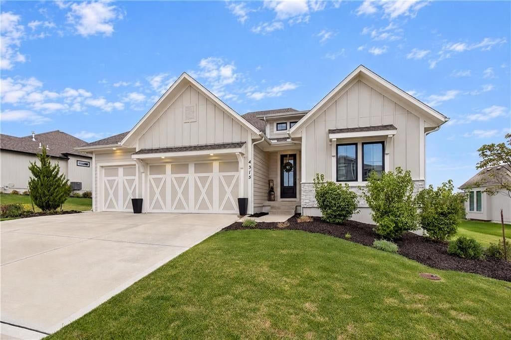 4315 Aspen Drive, Basehor, KS: listing photo 3