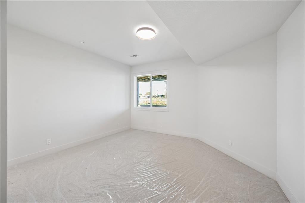 Photo 23 of 43 - 13725 Pembroke Lane, Leawood, KS 66224