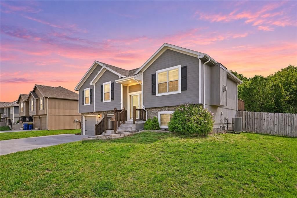19205 Switchgrass Drive, Smithville, MO