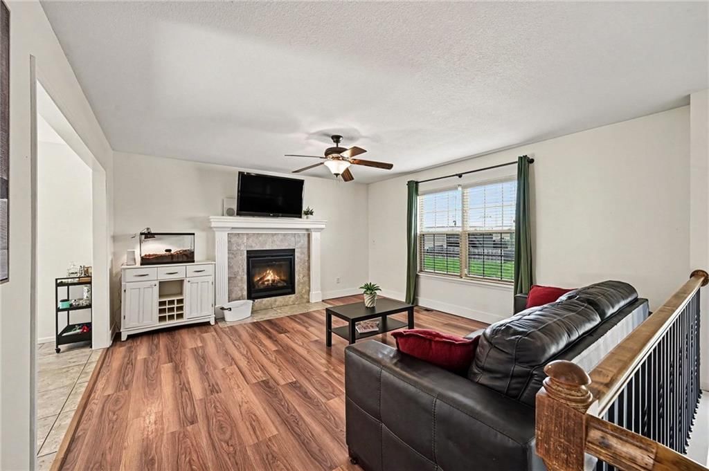 Photo 6 of 32 - 19205 Switchgrass Drive, Smithville, MO 64089