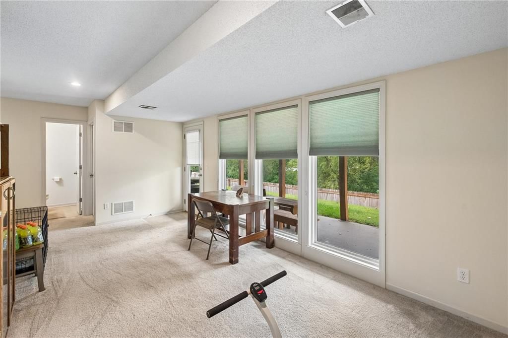 8416 N Winfield Avenue — photo 24