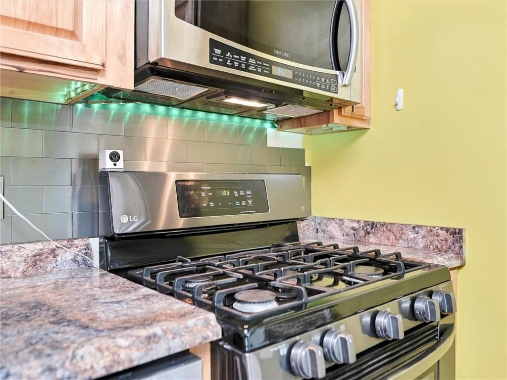Photo 14 of 40 - 500 S Hunter Street, Independence, MO 64050