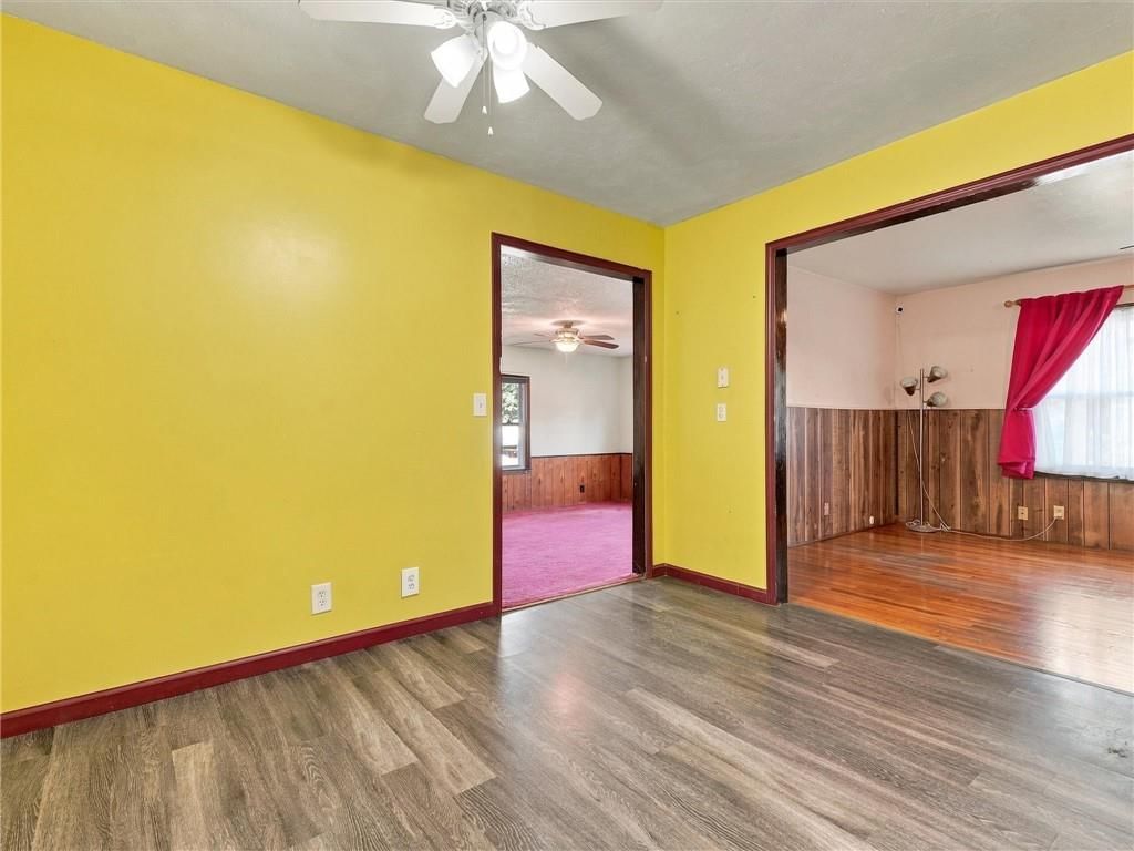 Photo 15 of 40 - 500 S Hunter Street, Independence, MO 64050