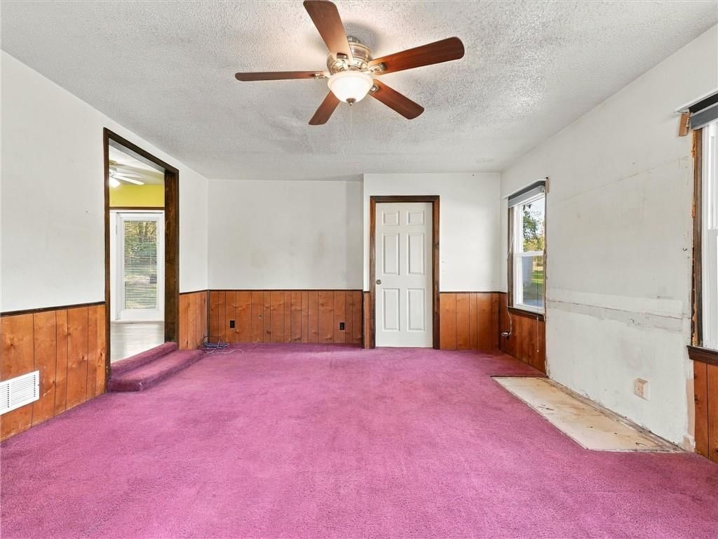 Photo 18 of 40 - 500 S Hunter Street, Independence, MO 64050