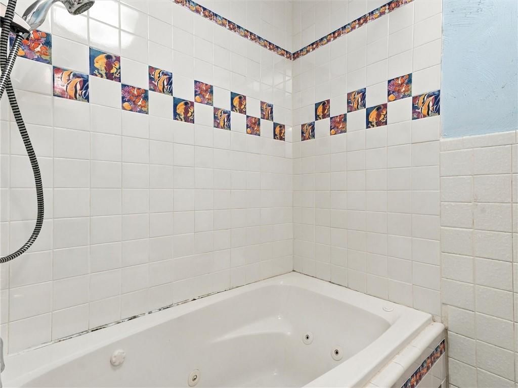 Photo 20 of 40 - 500 S Hunter Street, Independence, MO 64050