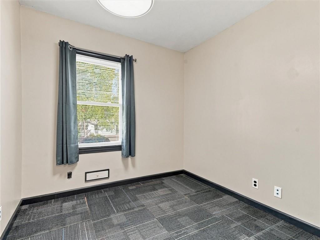 Photo 21 of 40 - 500 S Hunter Street, Independence, MO 64050