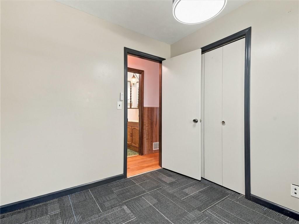 Photo 22 of 40 - 500 S Hunter Street, Independence, MO 64050
