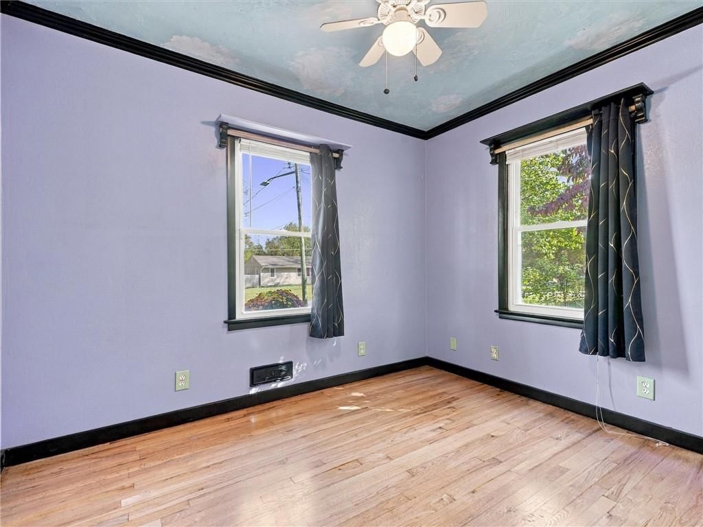 Photo 23 of 40 - 500 S Hunter Street, Independence, MO 64050
