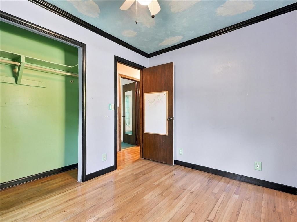 Photo 24 of 40 - 500 S Hunter Street, Independence, MO 64050