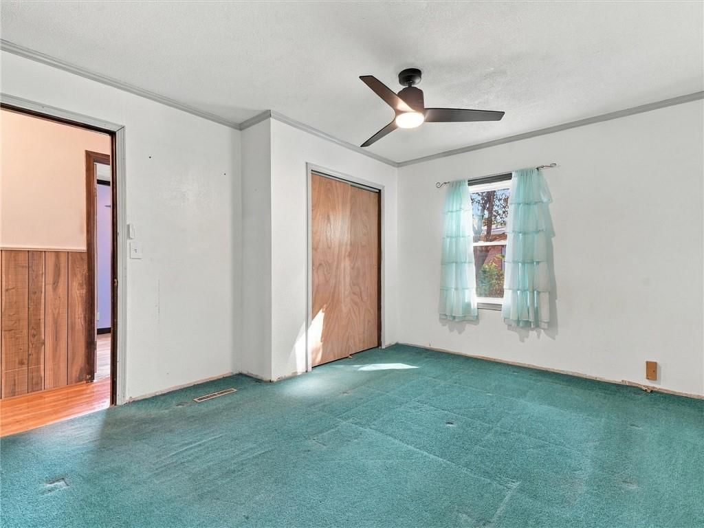 Photo 26 of 40 - 500 S Hunter Street, Independence, MO 64050