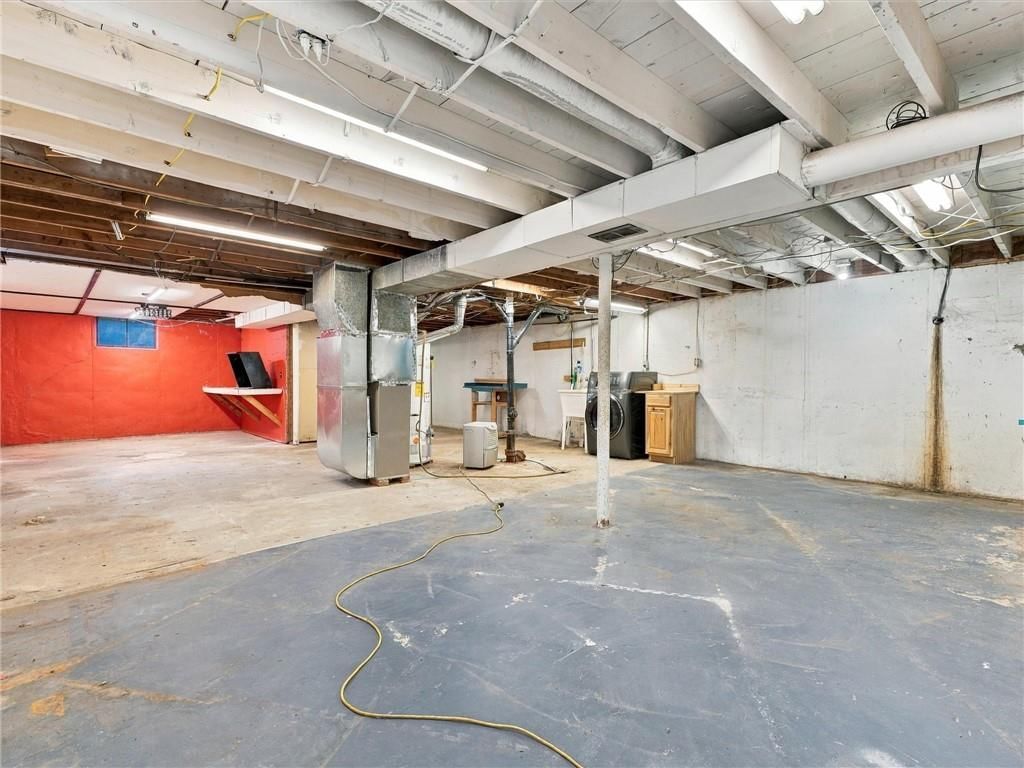 Photo 31 of 40 - 500 S Hunter Street, Independence, MO 64050