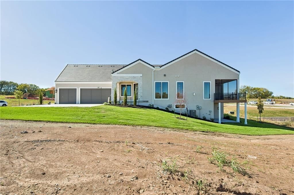 Flat lot at 13727 Pembroke Lane, Leawood, KS 66224