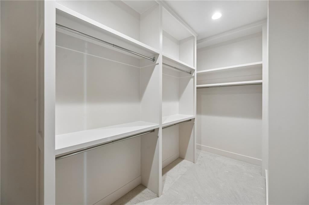 Photo 29 of 45 - 13727 Pembroke Lane, Leawood, KS 66224