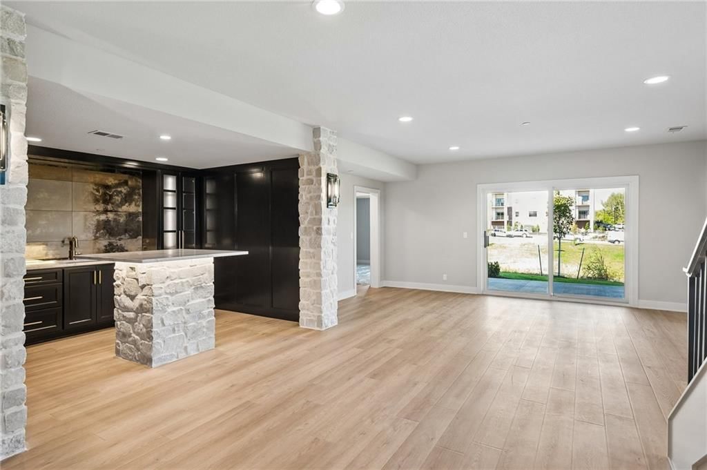 Photo 32 of 45 - 13727 Pembroke Lane, Leawood, KS 66224