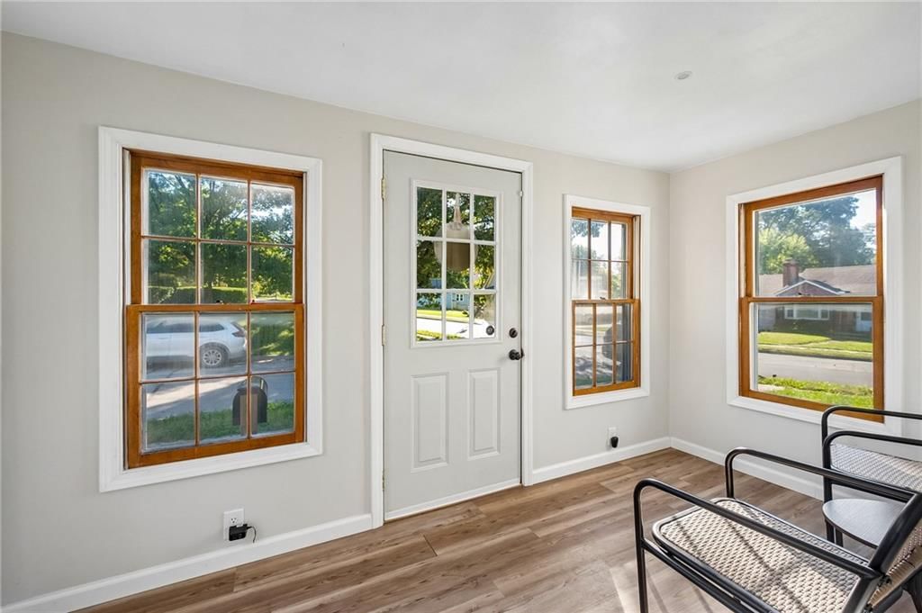 126 S Fairview Avenue, Liberty, MO: listing photo 2