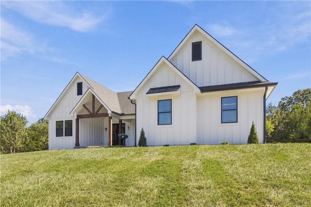 36401 E Bynum Spur Road E, Lone Jack, MO: listing photo 2