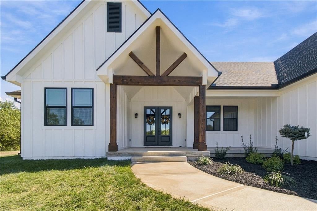 36401 E Bynum Spur Road E, Lone Jack, MO: listing photo 3