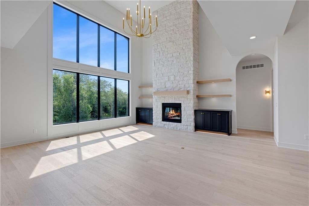 Photo 13 of 58 - 11806 W 181st Terrace, Overland Park, KS 66013