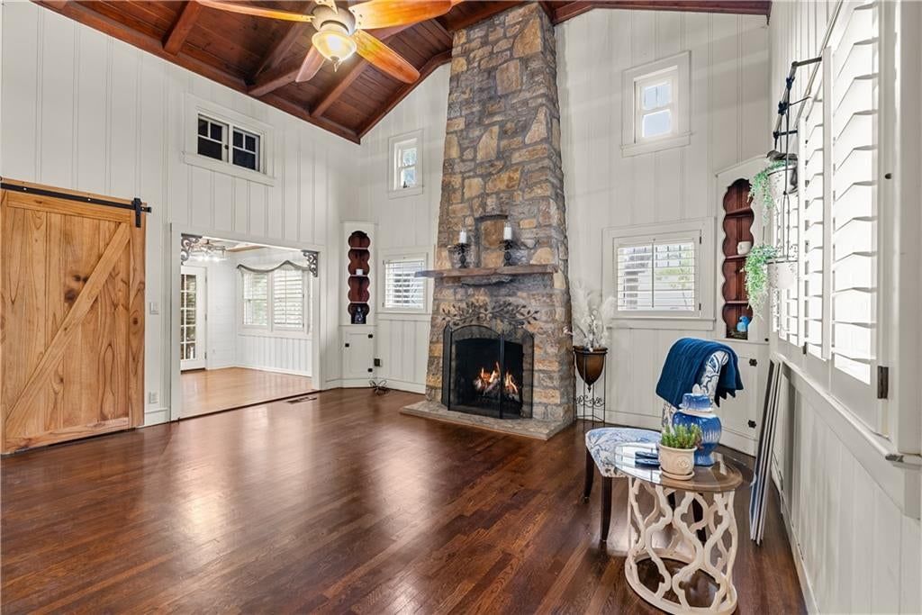 35 Emerald Shore Drive, Lake Tapawingo, MO