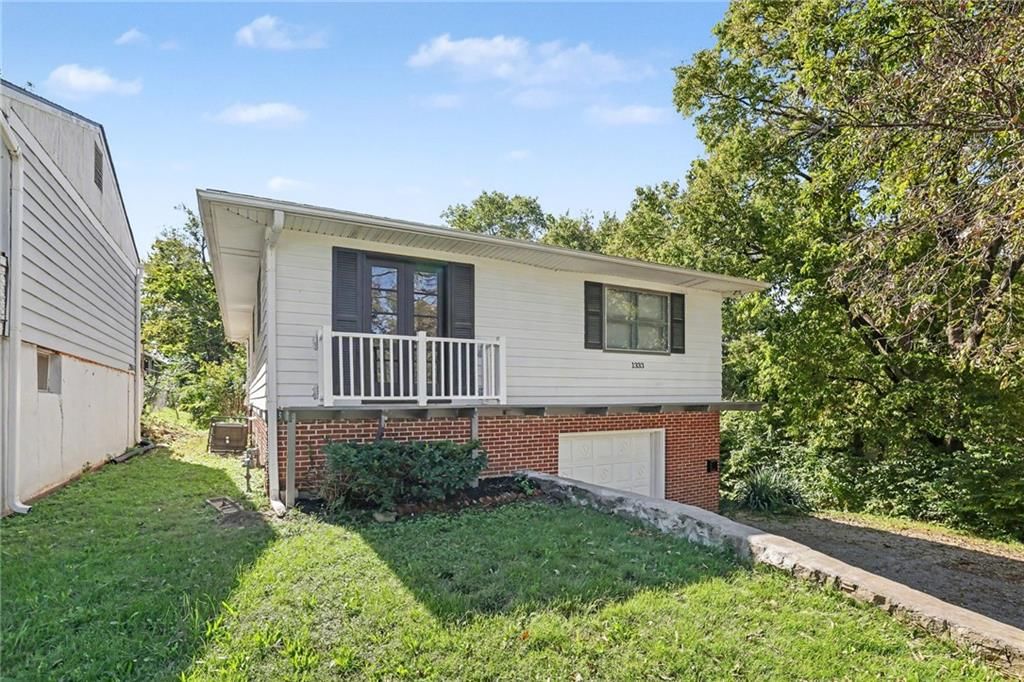 1333 E 84th Terrace, Kansas City, MO: listing photo 3